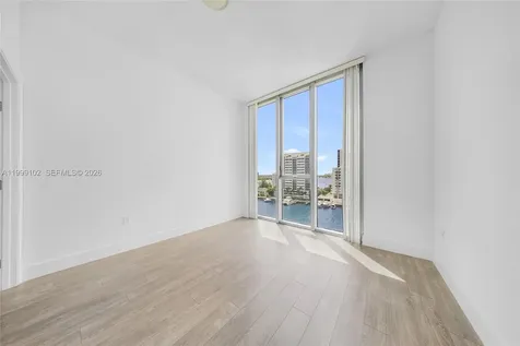 7928 East Drive North Bay Village FL 33141