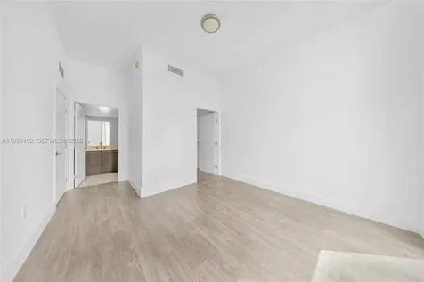 7928 East Drive North Bay Village FL 33141