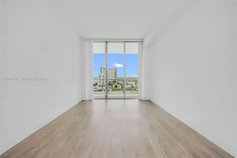 7928 East Drive North Bay Village FL 33141