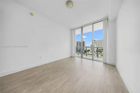 7928 East Drive North Bay Village FL 33141