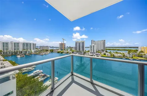 7928 East Drive North Bay Village FL 33141