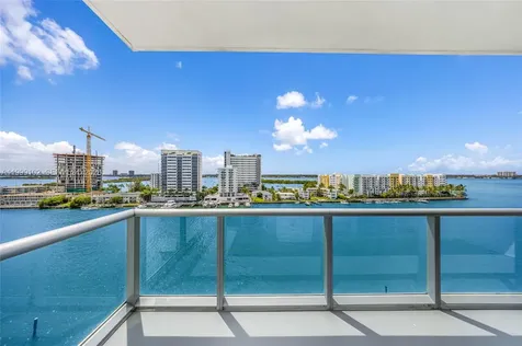 7928 East Drive North Bay Village FL 33141