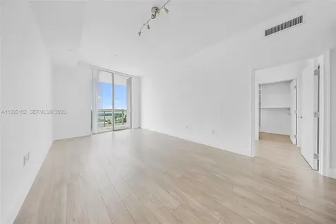 7928 East Drive North Bay Village FL 33141