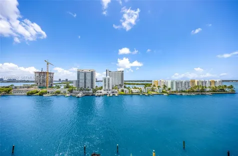 7928 East Drive North Bay Village FL 33141