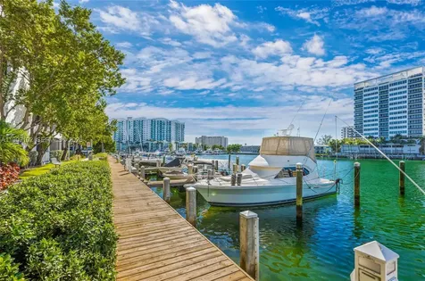 7928 East Drive North Bay Village FL 33141
