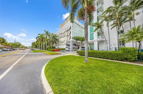 7928 East Drive North Bay Village FL 33141