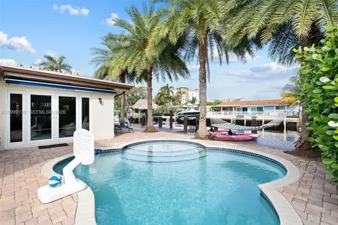2255 SE 10th Court Pompano Beach FL 33062