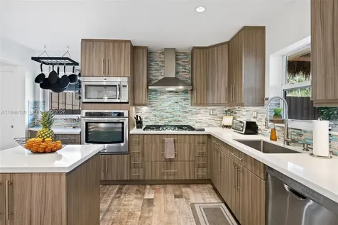 2255 SE 10th Court Pompano Beach FL 33062