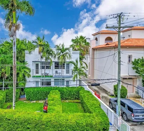 3915 N Meridian Avenue Miami Beach FL 33140