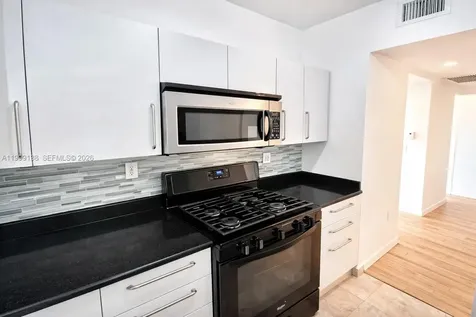 3915 N Meridian Avenue Miami Beach FL 33140