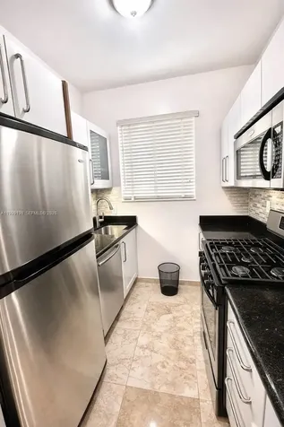 3915 N Meridian Avenue Miami Beach FL 33140
