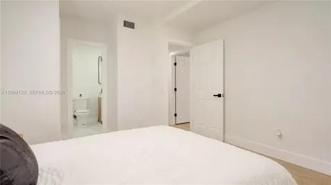 2736 NW 21st Avenue Oakland Park FL 33311