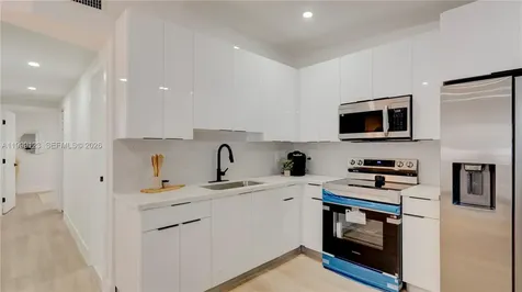 2736 NW 21st Avenue Oakland Park FL 33311
