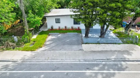 2736 NW 21st Avenue Oakland Park FL 33311