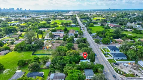 2736 NW 21st Avenue Oakland Park FL 33311