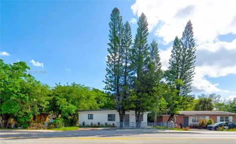 2736 NW 21st Avenue Oakland Park FL 33311