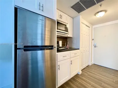 19201 Collins Avenue Sunny Isles Beach FL 33160