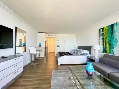 19201 Collins Avenue Sunny Isles Beach FL 33160