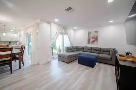 21761 SW 98th Place Cutler Bay FL 33190