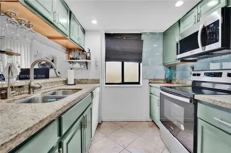 3541 NW 99th Terrace Sunrise FL 33351