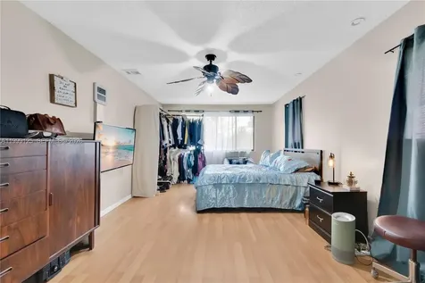 3541 NW 99th Terrace Sunrise FL 33351