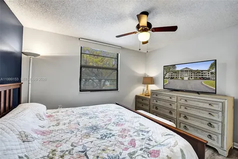 1526 Whitehall Drive Davie FL 33324