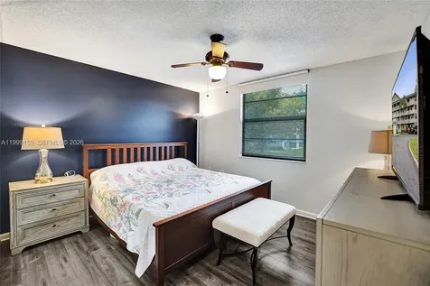 1526 Whitehall Drive Davie FL 33324