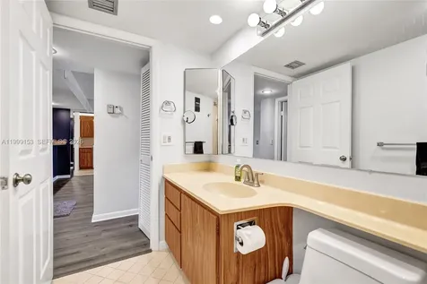 1526 Whitehall Drive Davie FL 33324