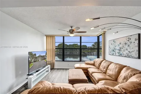 1526 Whitehall Drive Davie FL 33324