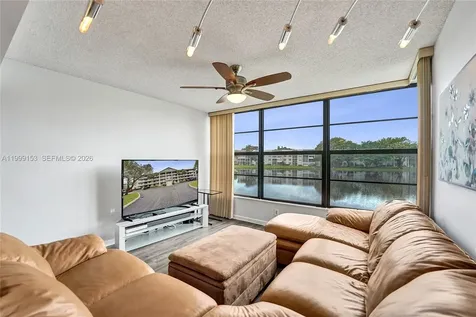 1526 Whitehall Drive Davie FL 33324