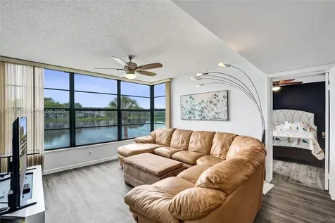 1526 Whitehall Drive Davie FL 33324