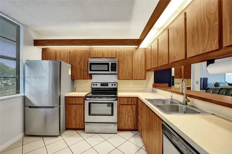 1526 Whitehall Drive Davie FL 33324