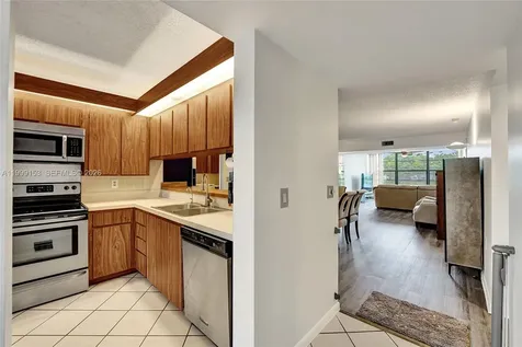 1526 Whitehall Drive Davie FL 33324