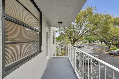 1526 Whitehall Drive Davie FL 33324