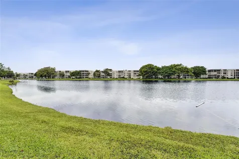 1526 Whitehall Drive Davie FL 33324