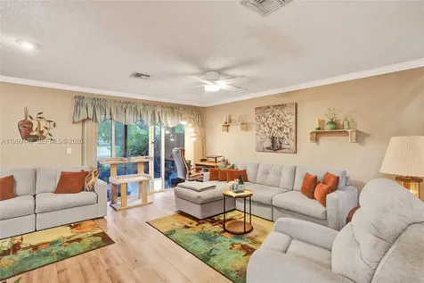 11155 SW 17th Manor Davie FL 33324
