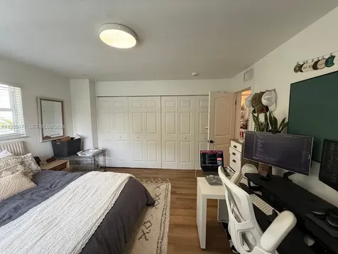 801 Meridian Avenue Miami Beach FL 33139