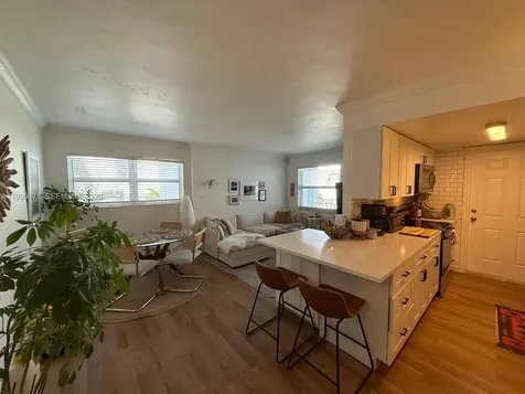 801 Meridian Avenue Miami Beach FL 33139