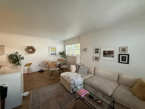801 Meridian Avenue Miami Beach FL 33139