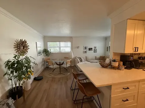 801 Meridian Avenue Miami Beach FL 33139