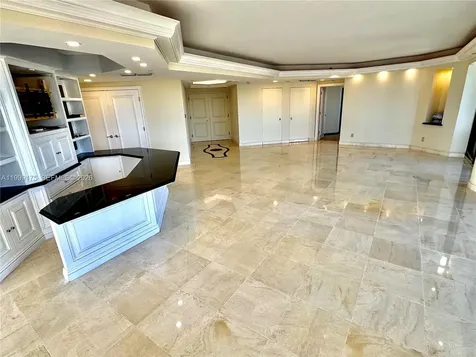 2000 Island Boulevard Aventura FL 33160