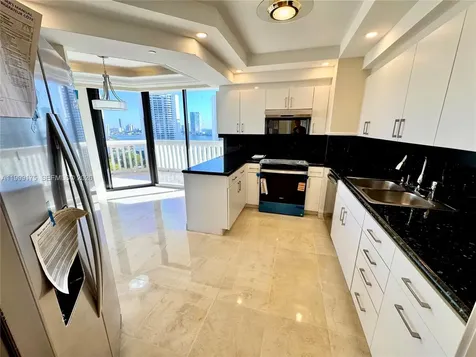 2000 Island Boulevard Aventura FL 33160