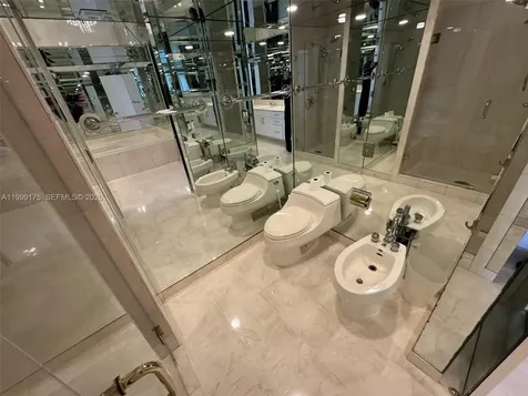 2000 Island Boulevard Aventura FL 33160