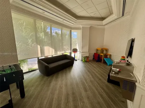 2000 Island Boulevard Aventura FL 33160