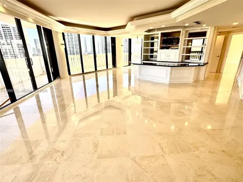 2000 Island Boulevard Aventura FL 33160