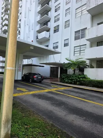 2780 NE 183rd Street Aventura FL 33160