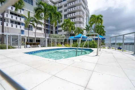 800 West Avenue Miami Beach FL 33139