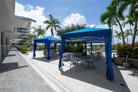 800 West Avenue Miami Beach FL 33139