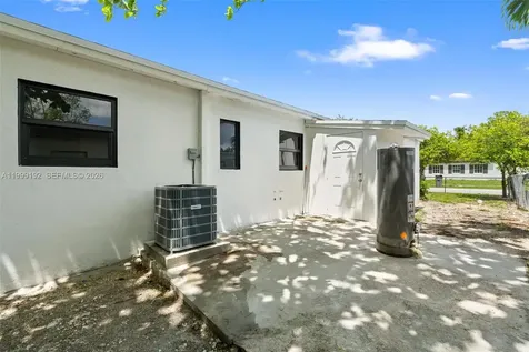 4520 SW 33rd Drive West Park FL 33023
