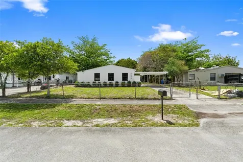 4520 SW 33rd Drive West Park FL 33023